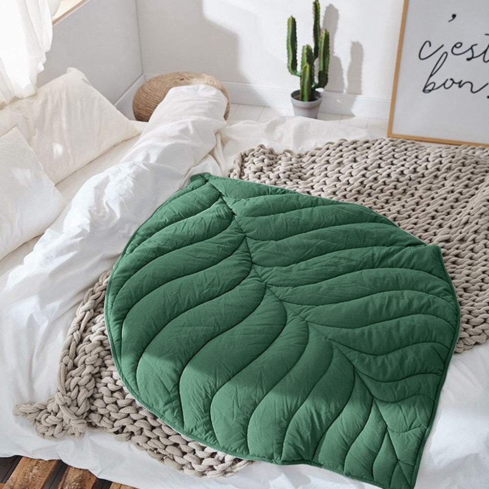 Leaf Heart-shaped Blanket