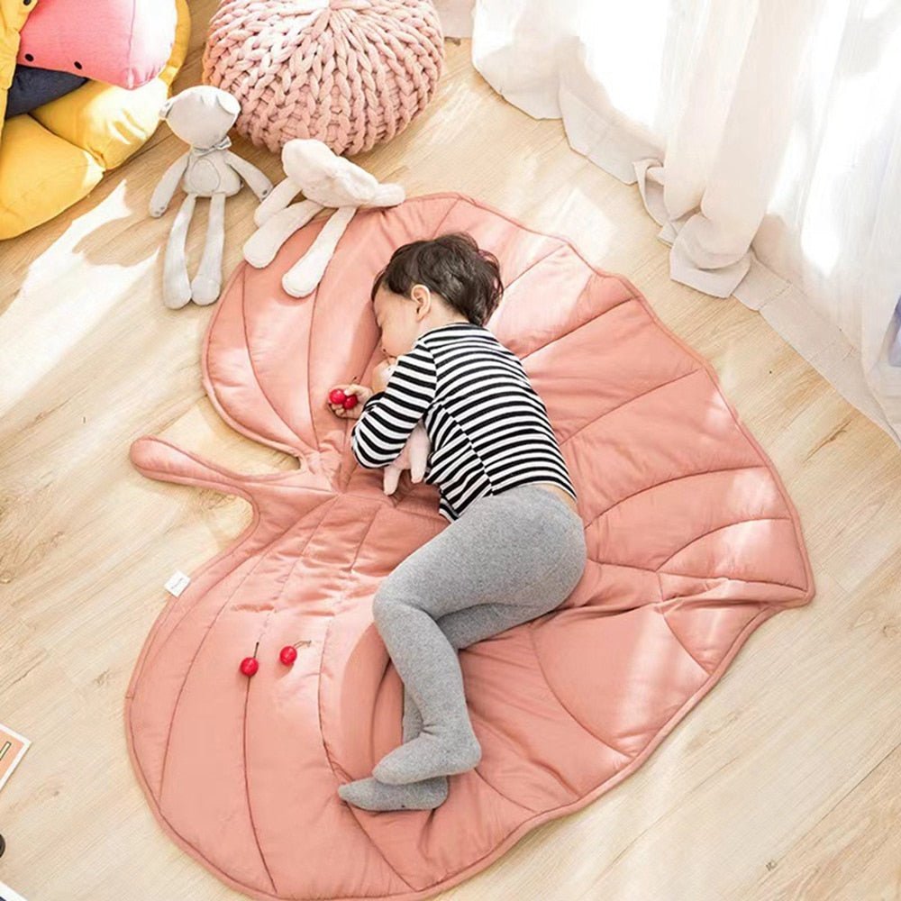 Leaf Heart-shaped Blanket